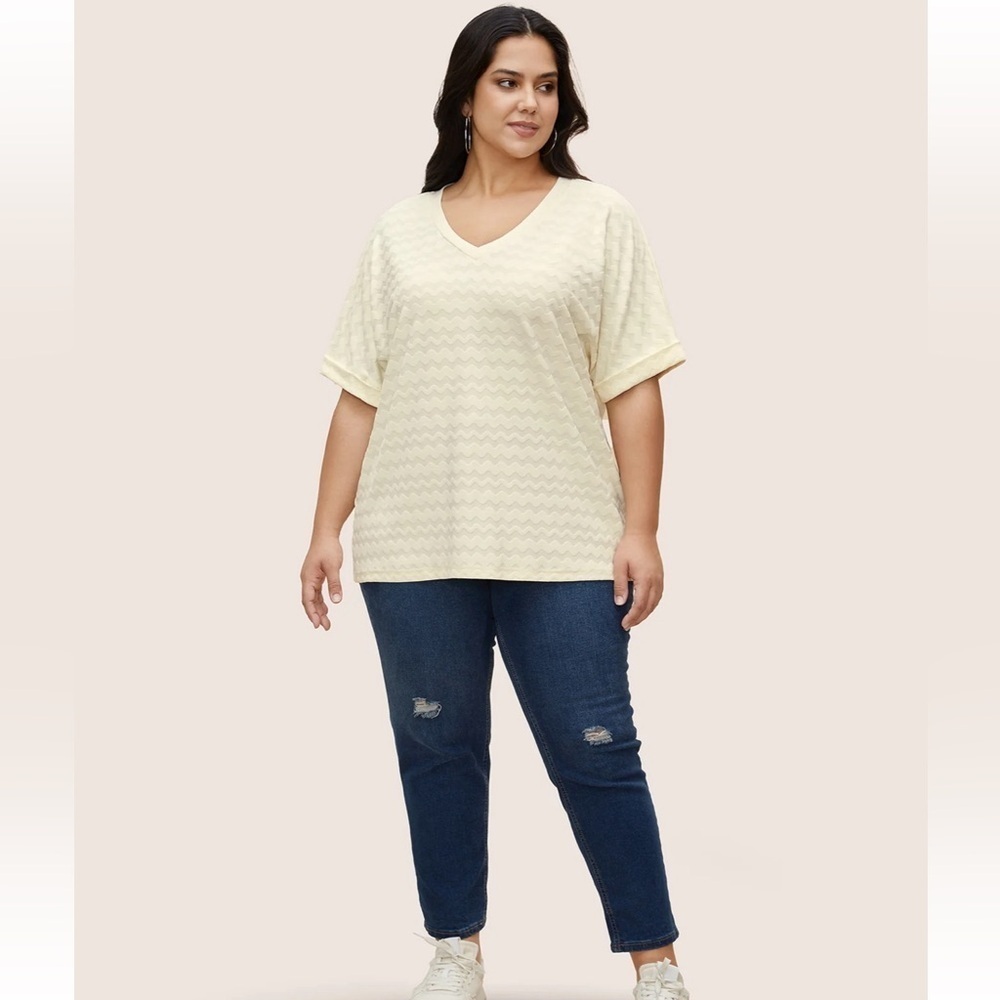 BloomChic Plus Size 3XL Solid Textured V-Neck Batwing Sleeve T-shirt us22-24 - Picture 3 of 8